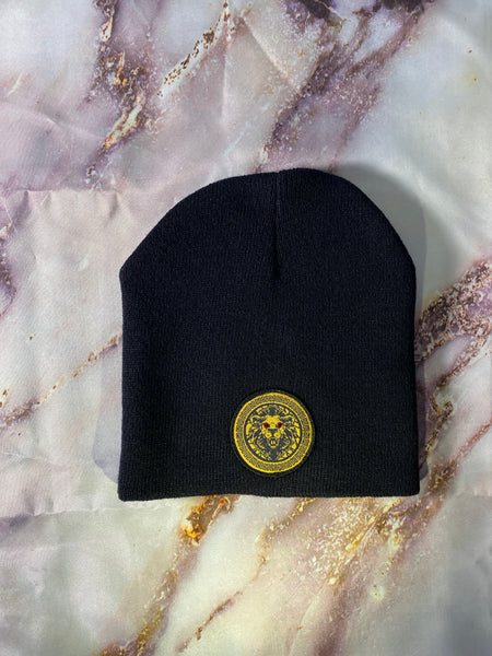 Signature Ruby Eye Lion-Emblem Medallion Jet Black Beanie